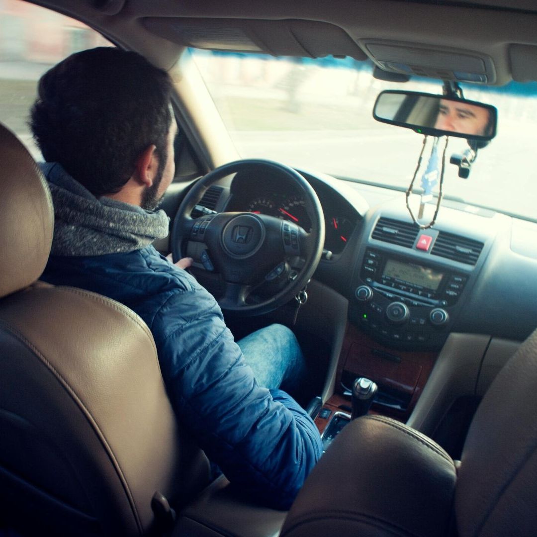 La Validación Vehicular 2024 de los carros que dan servicio como Uber y Didi inicia en abril