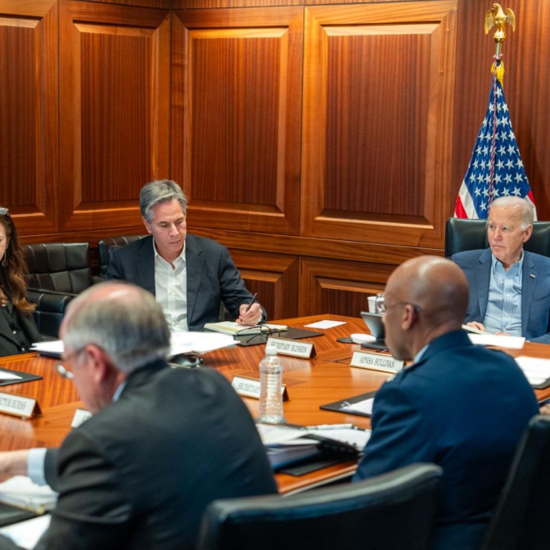 Biden se Reúne con Consejo de Seguridad Nacional en el 'Situation Room' por Ataque de Irán a Israel