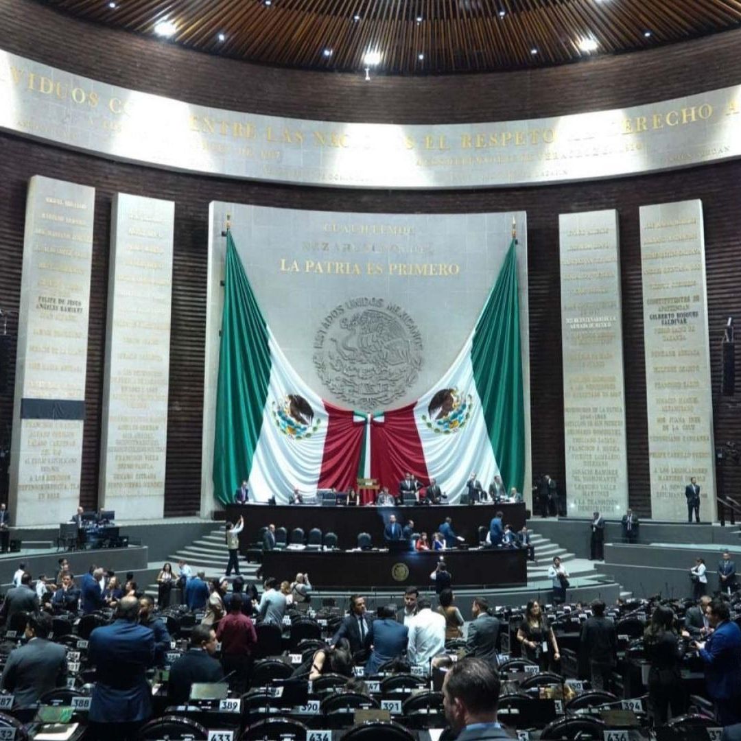 Diputados Reciben Iniciativa de Simplificación Administrativa