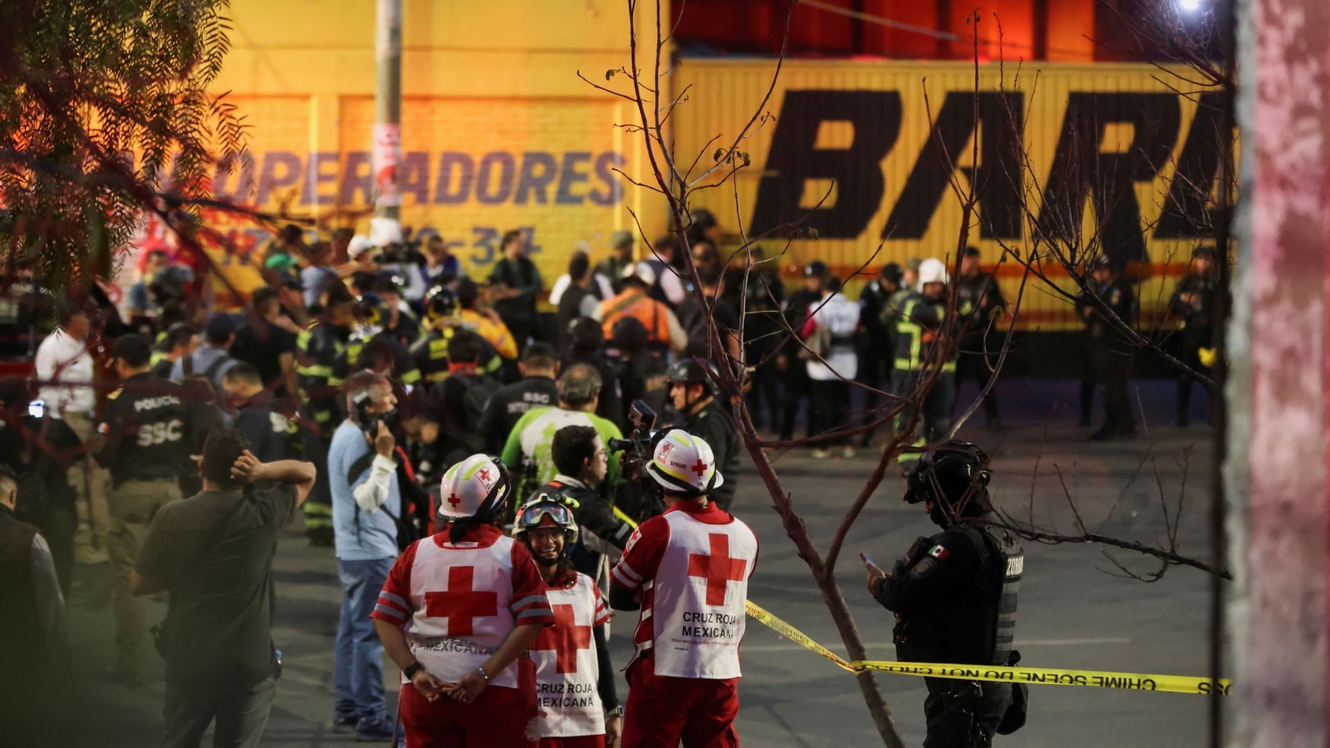 Operativo por caída de helicóptero en Coyoacán