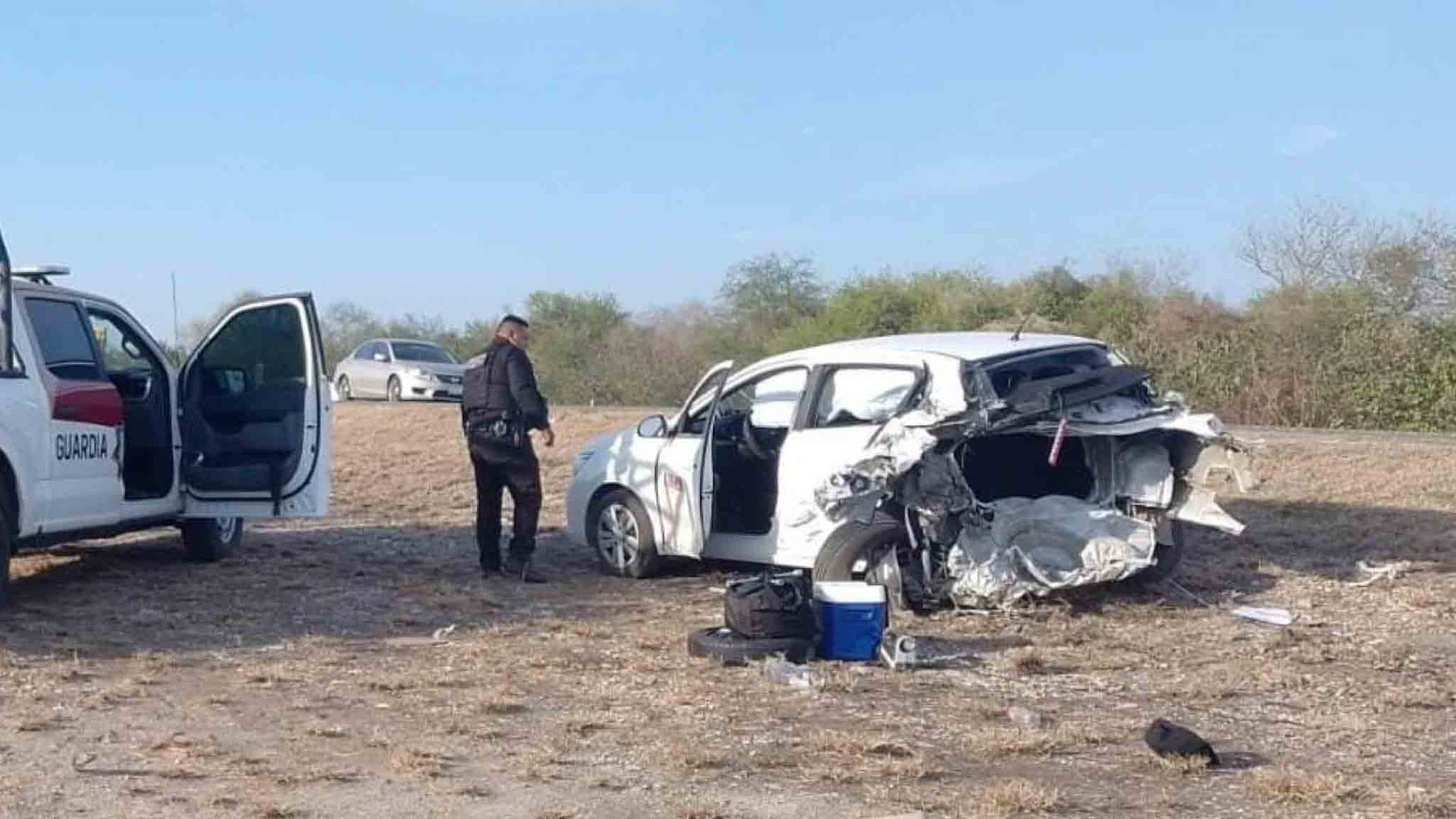Guardia Estatal Tamaulipas Atiende a Conductor Lesionado en Accidente con Camioneta en Llera