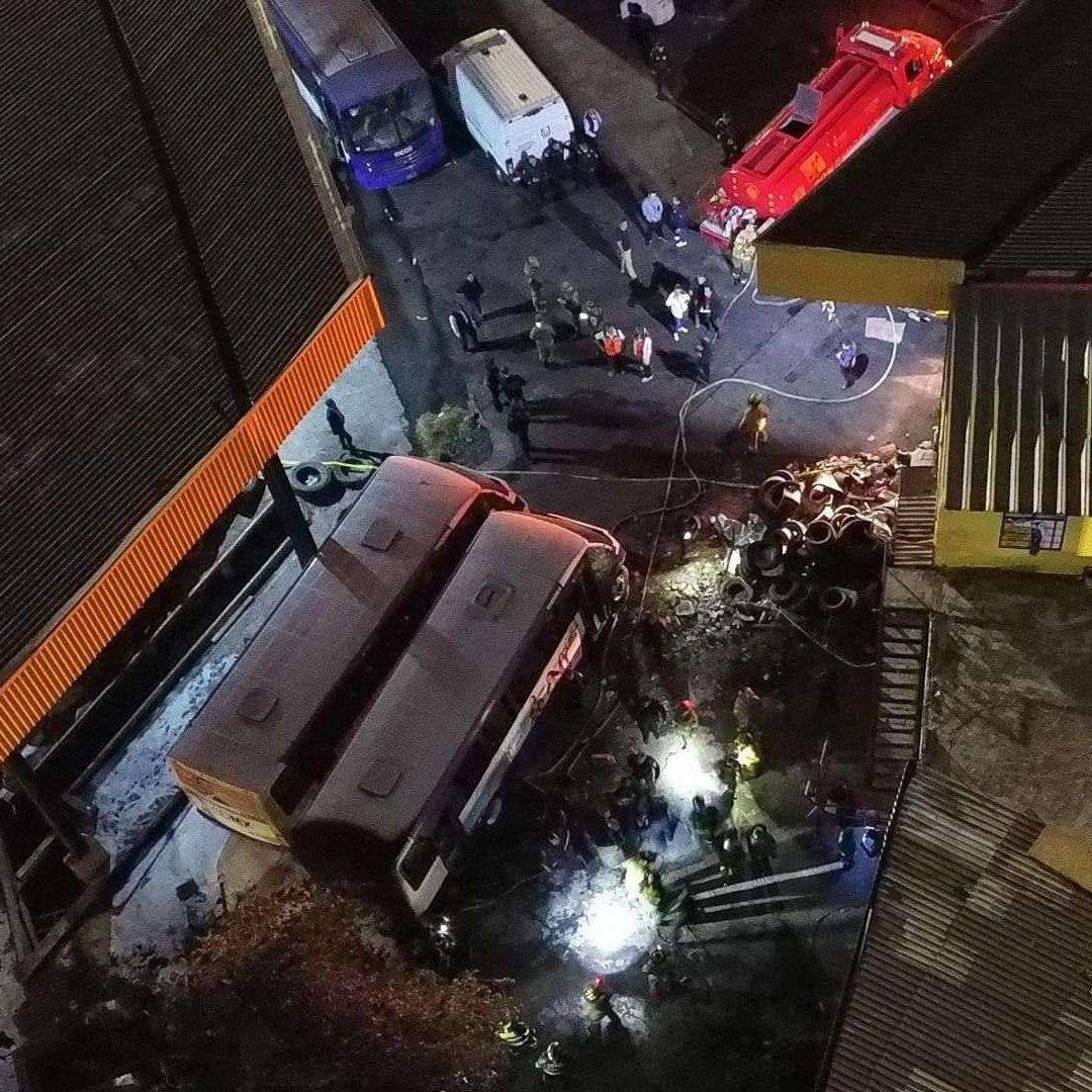 AMLO Envía Homenaje a Piloto de Helicóptero que Cayó en Coyoacán: 'Nuestro Reconocimiento'