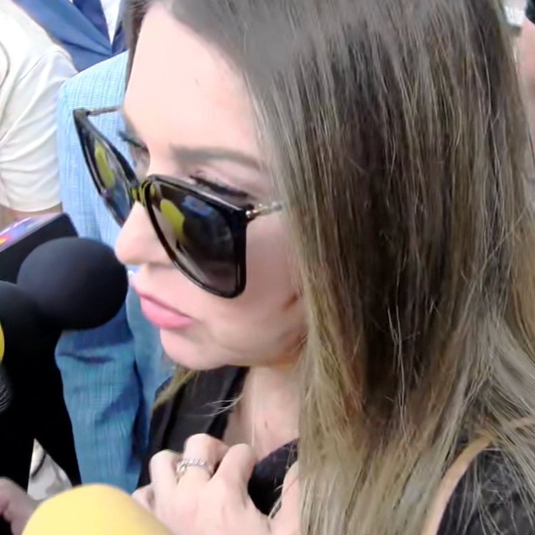 Alicia Villarreal afuera del Palacio de Justicia del Estado de Nuevo León