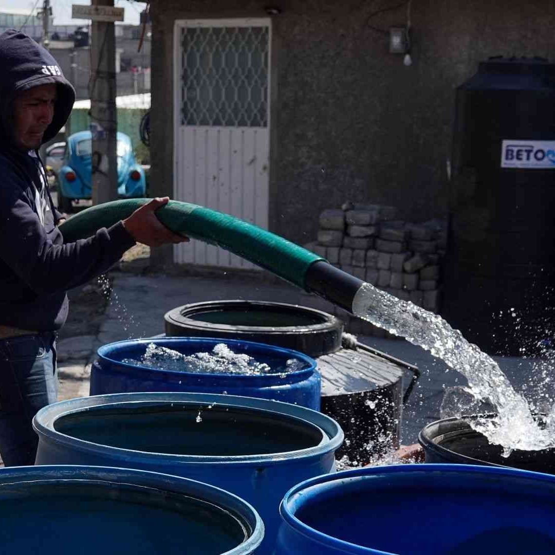 Suministro de agua por pipas