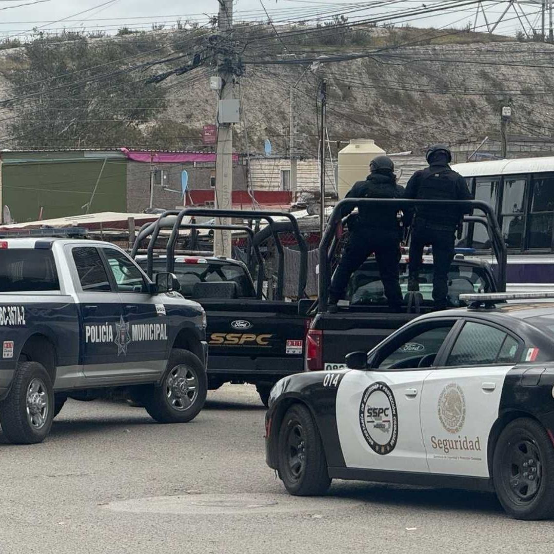 Policías de Tijuana Rescatan a Tres Personas Gracias a que Escucharon sus Gritos