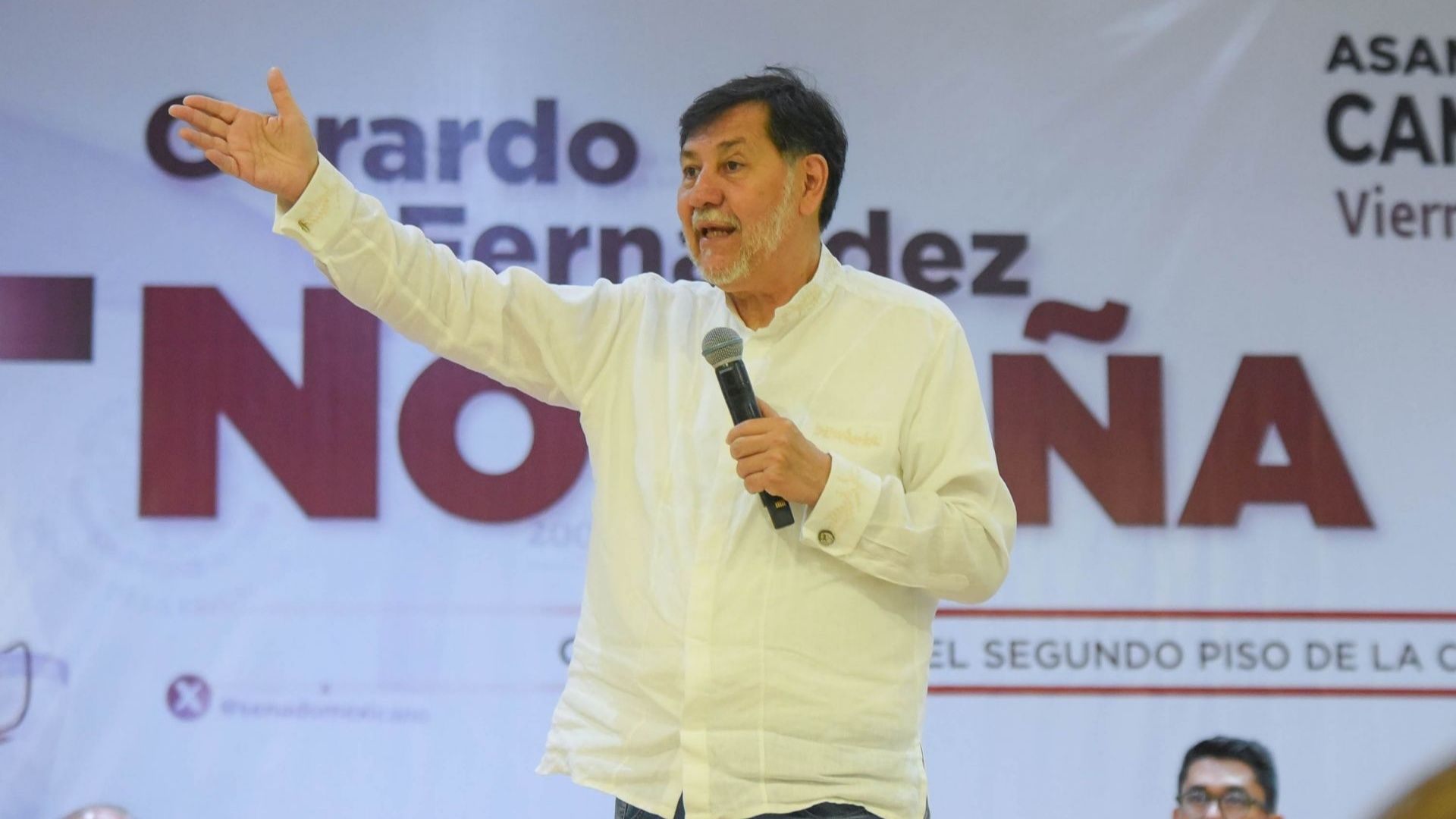 Gerardo Fernández Noroña es abucheado del PT