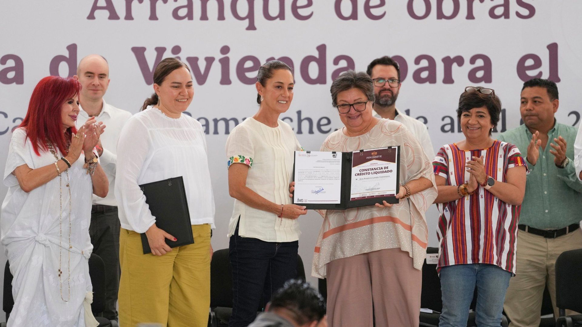 Esta desviación de recursos habría ocurrido mediante esquemas fraudulentos.