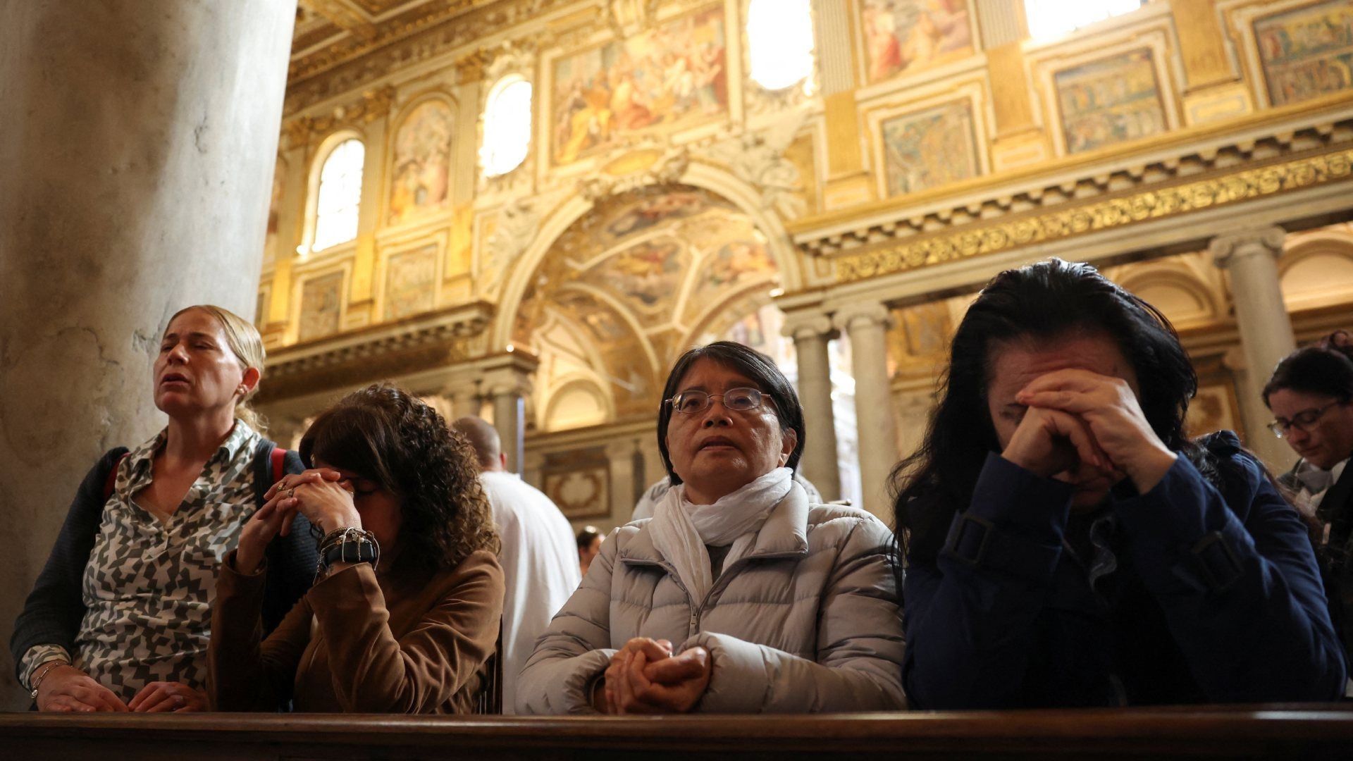 ¿Qué Son las Novendiales? Esta Es la Tradición Centenaria de la Iglesia Para Honrar a Pontífices