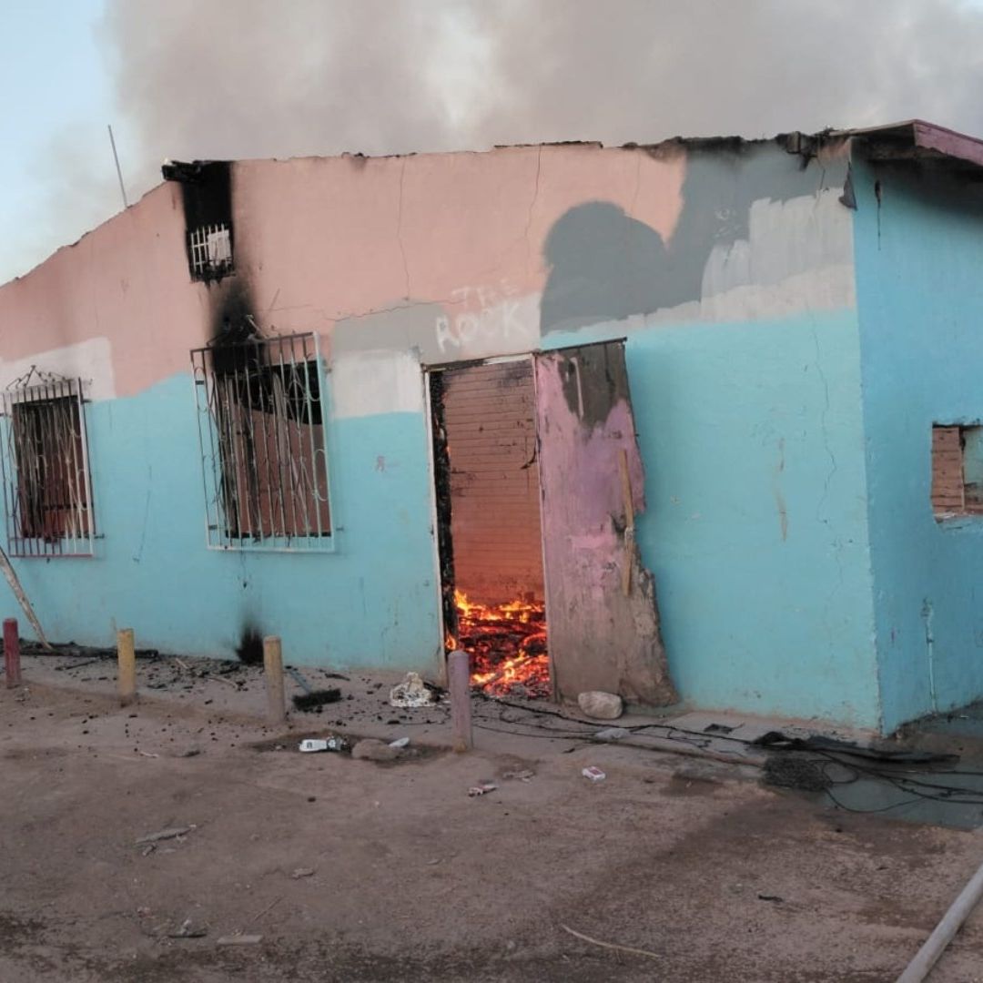 Incendio Consume Casa de Adulto Mayor en Valle de Mexicali