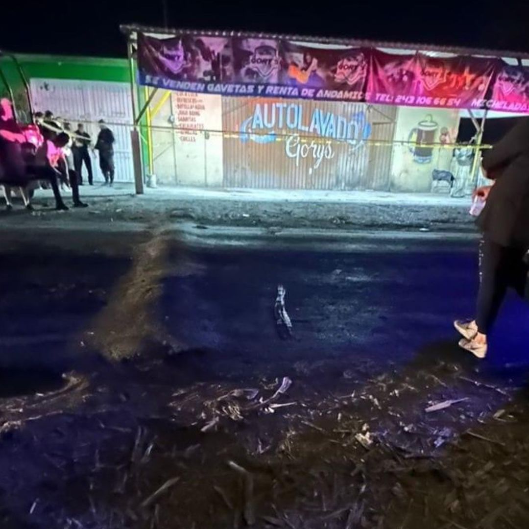 Al menos tres sujetos dispararon a dos hombres que bebían alcohol. Foto: Redes Sociales