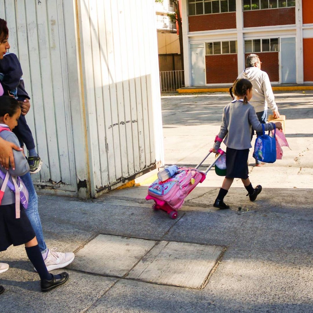 Con un nuevo mes a punto de comenzar, los alumnos y padres de familia ya quieren saber cuándo hay puentes en mayo 2025
