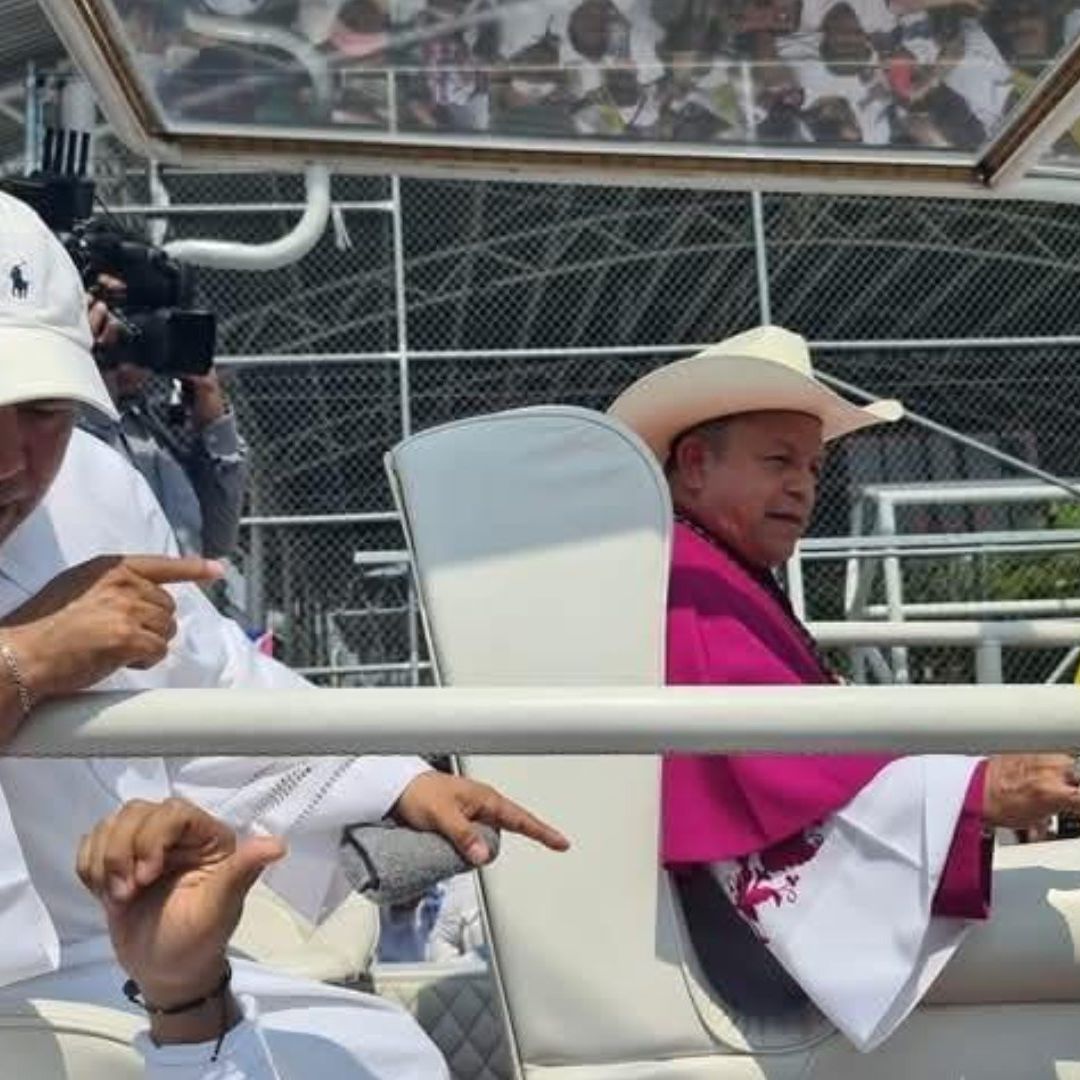 Nuevo Arzobispo de Tuxtla Gutiérrez se disculpa por viajar en papamóvil