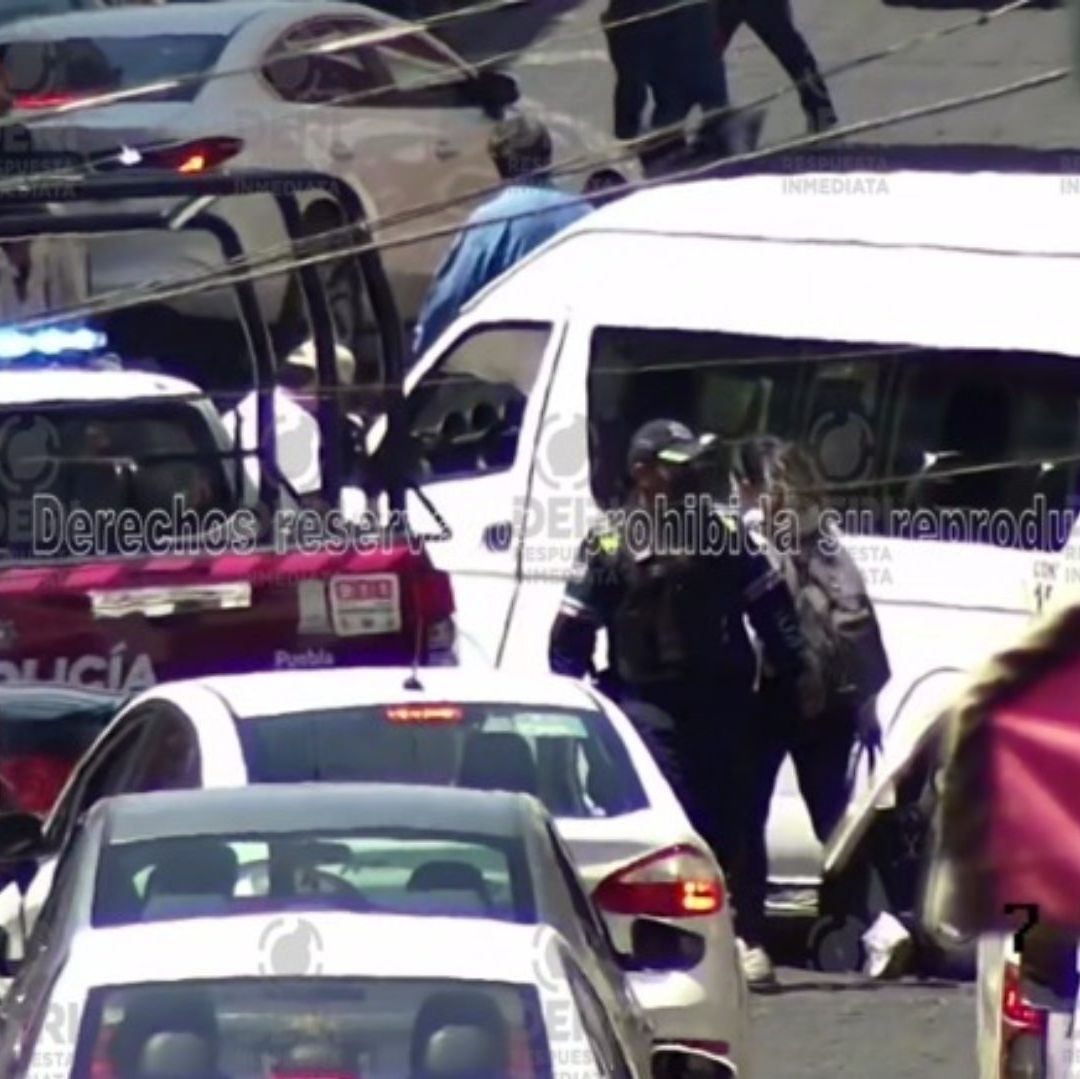 El conductor del transporte público fue detenido por elementos de la Policía Municipal.