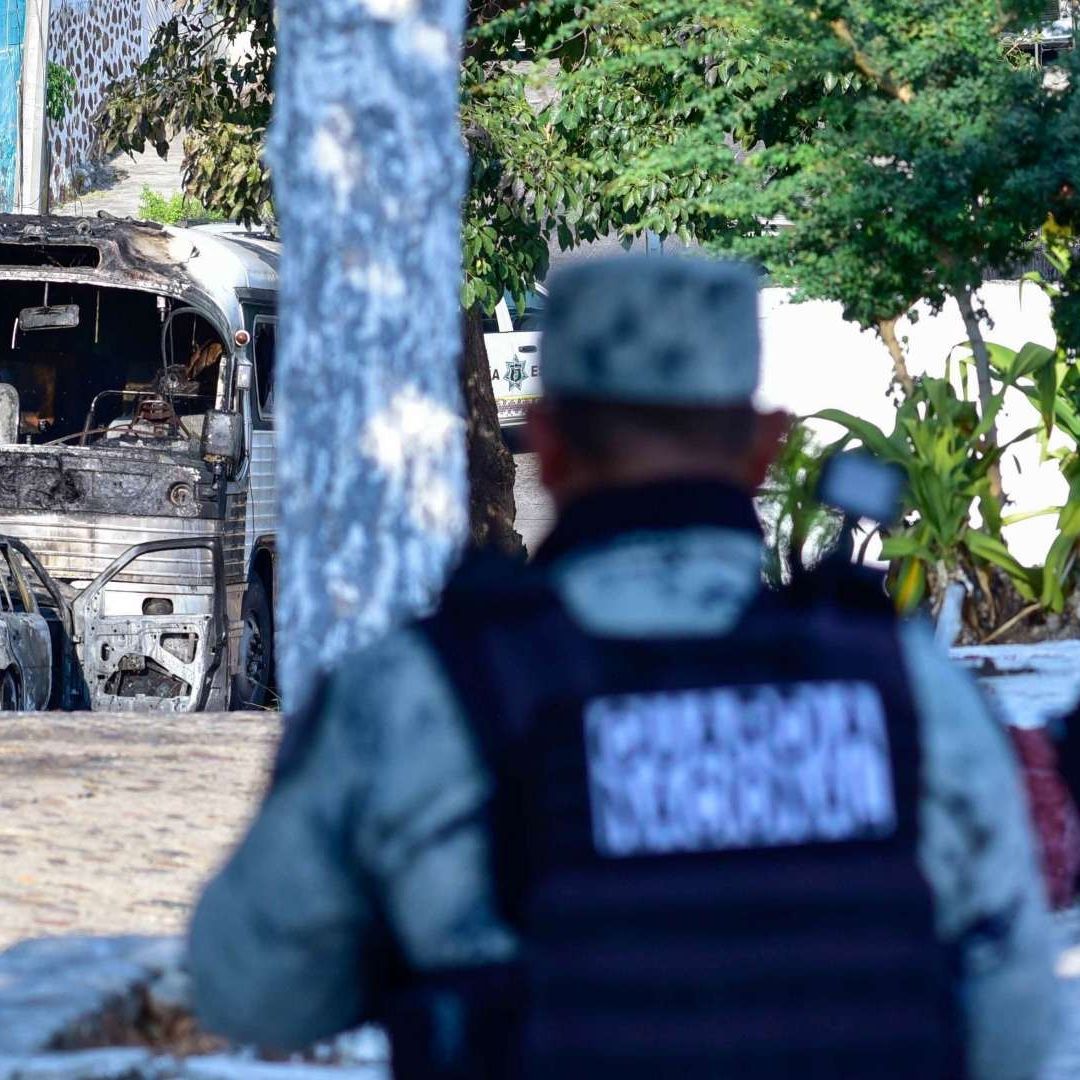 Camión de pasajeros incendiado en colonia Morelos de Acapulco