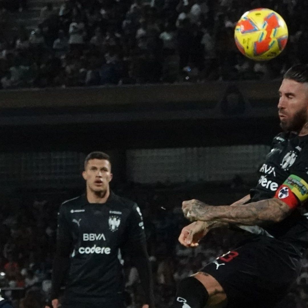 Horario play in Rayados vs Pumas