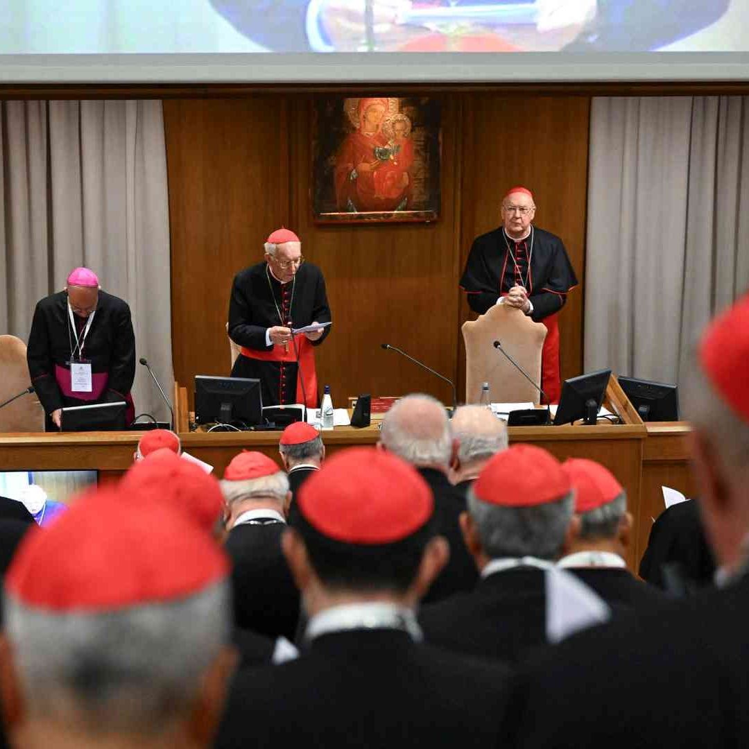 Congregación general de cardenales en el Vaticano