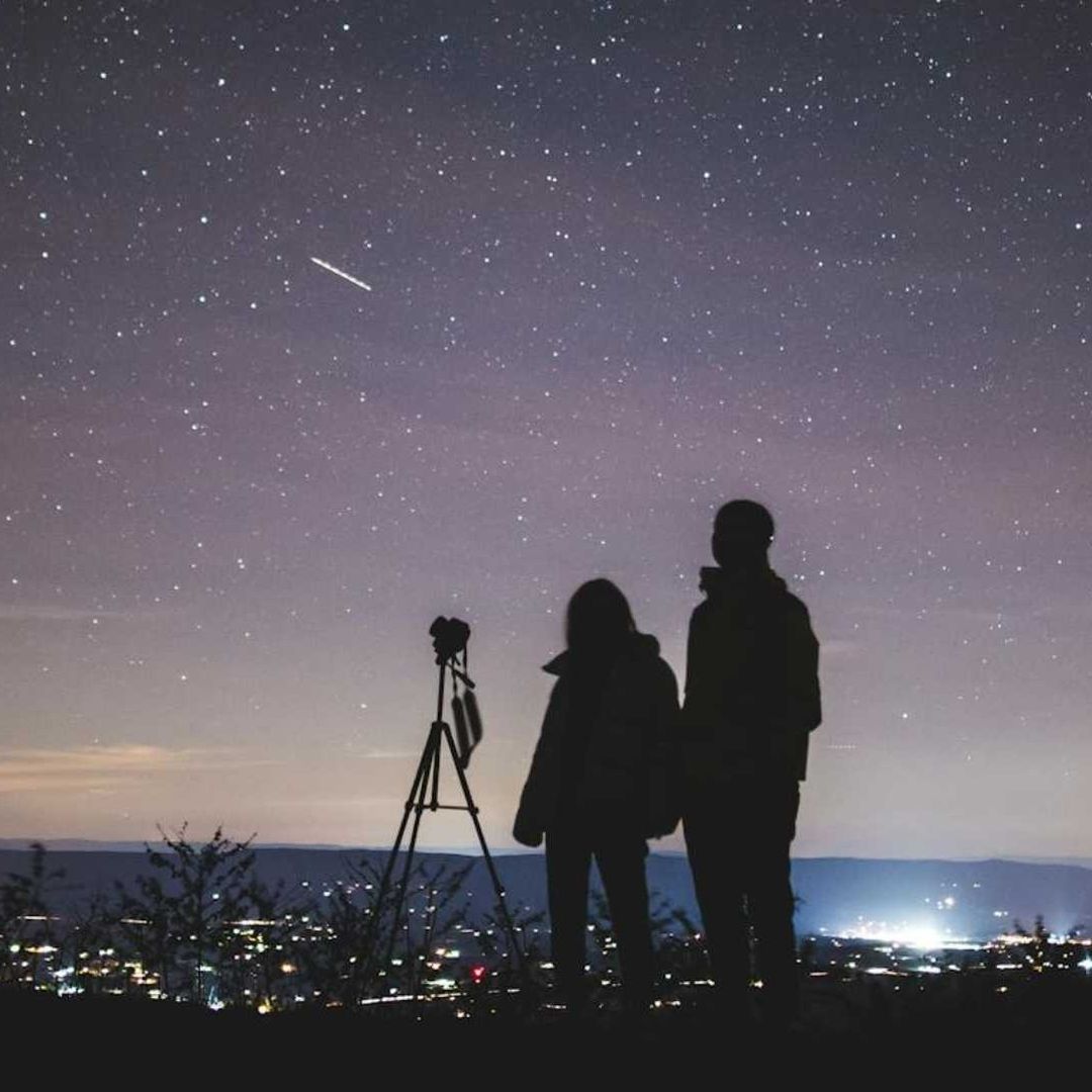 Lluvia de estrellas Eta Acuáridas y la Luna de Flores