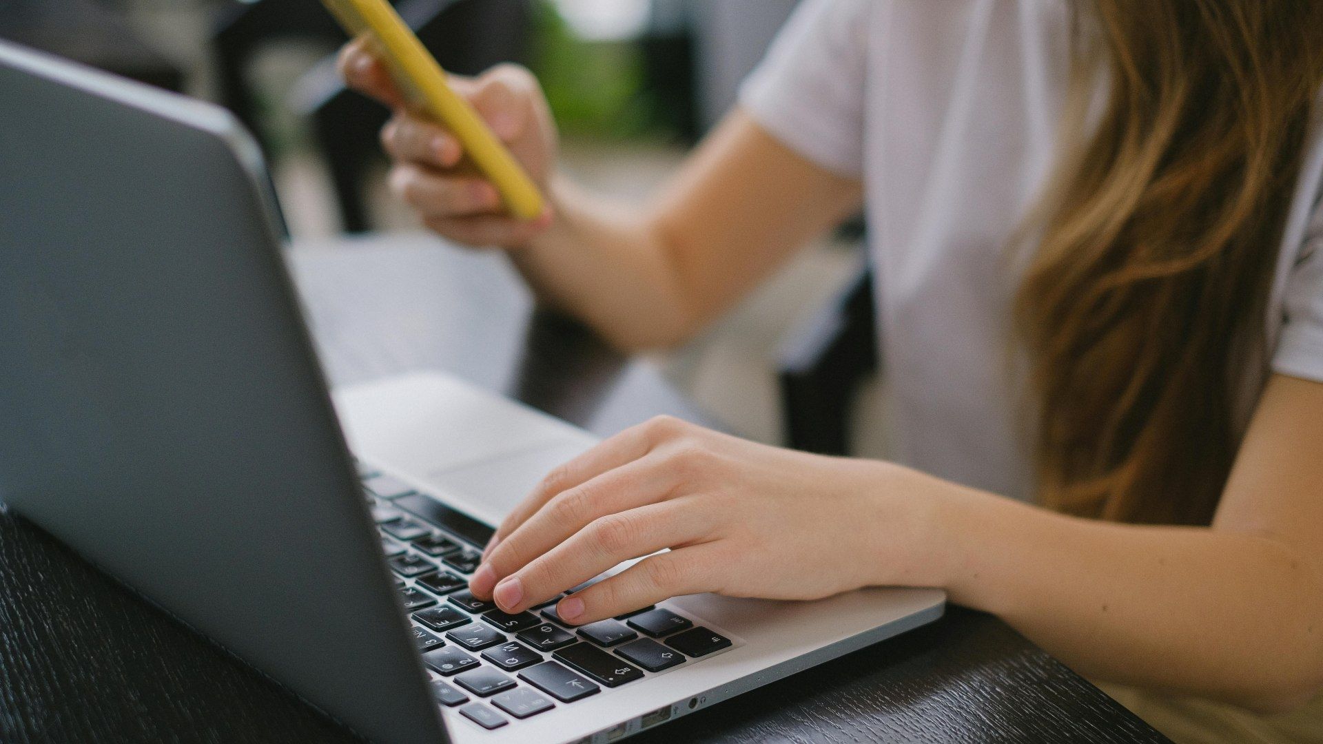 Víctimas de sextorsión viven este tipo de violencia en silencio
