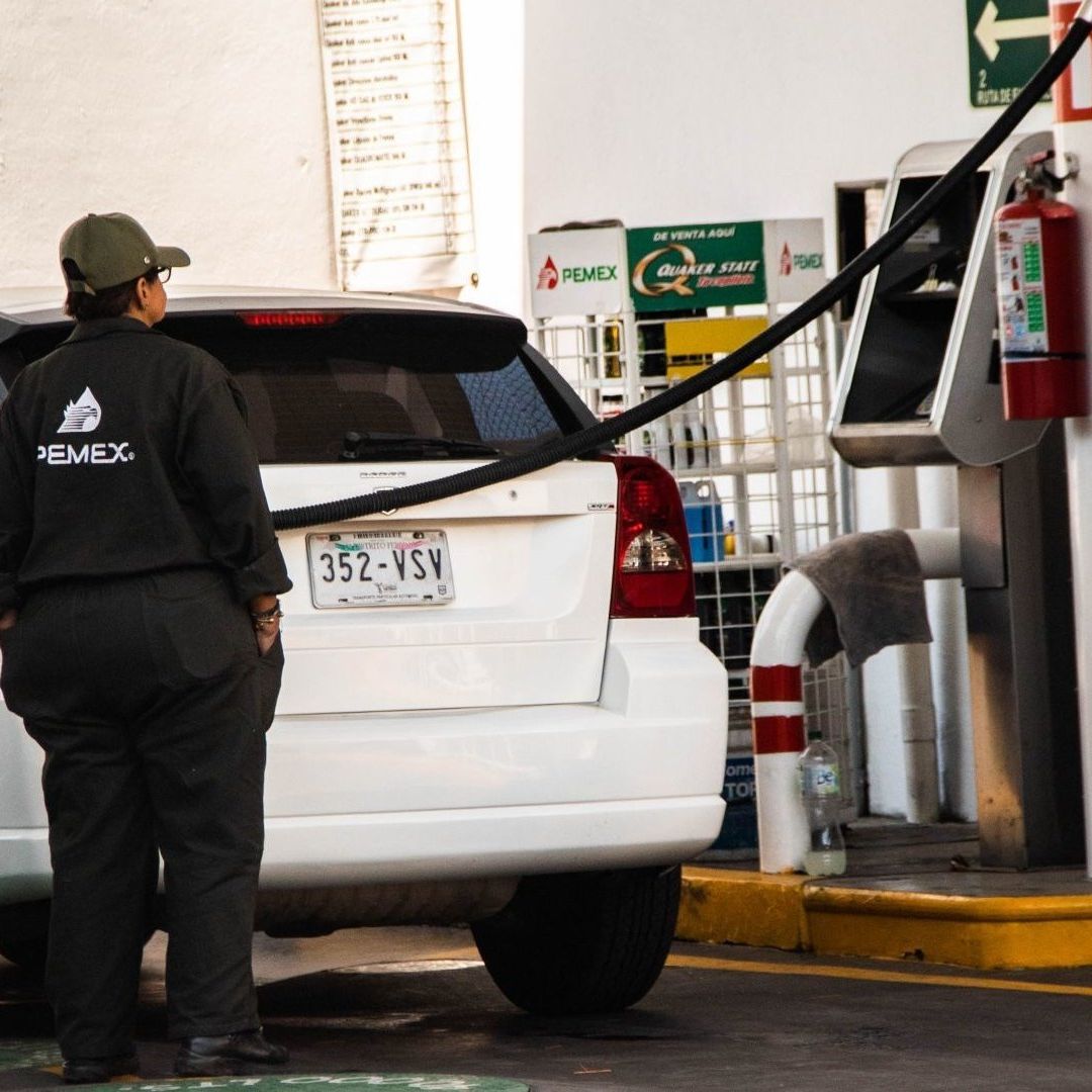Empleada de gasolinera en CDMX