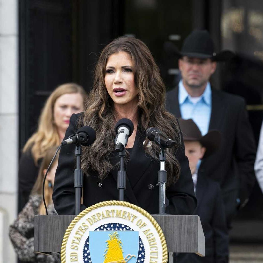 Kristi Noem afirma que México deportó medio millón de personas