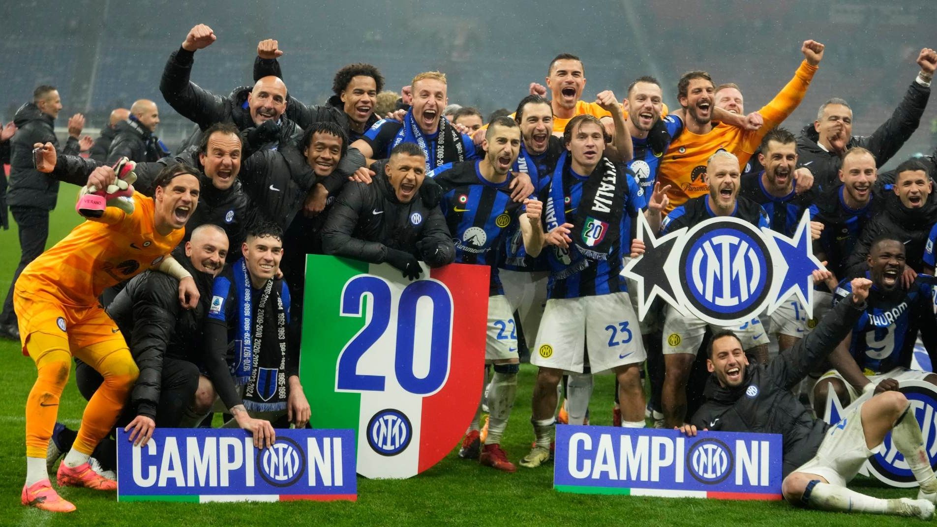 La victoria por 2-1 ante el AC Milán le dio al Inter de Milán su título 20 de liga. Foto: AP