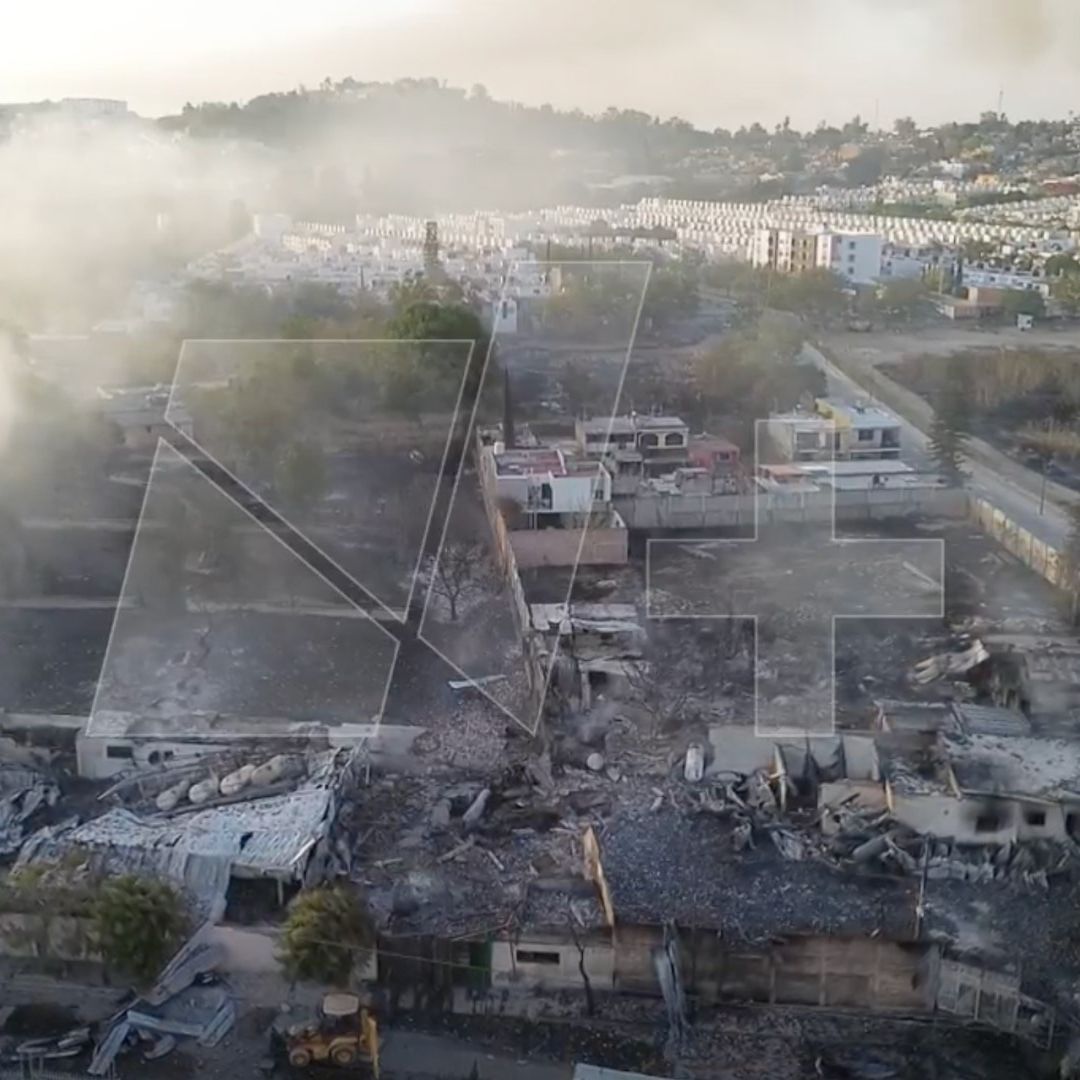 Suspenden Clases en Guadalajara y Tlaquepaque por Megaincendio en Fábrica de Aerosoles