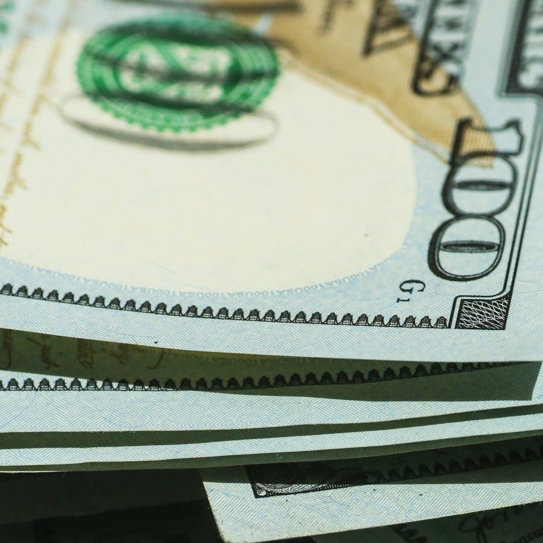 Precio del Dólar Hoy JUEVES 1 de Mayo de 2025: Así Está el Tipo de Cambio con el Peso