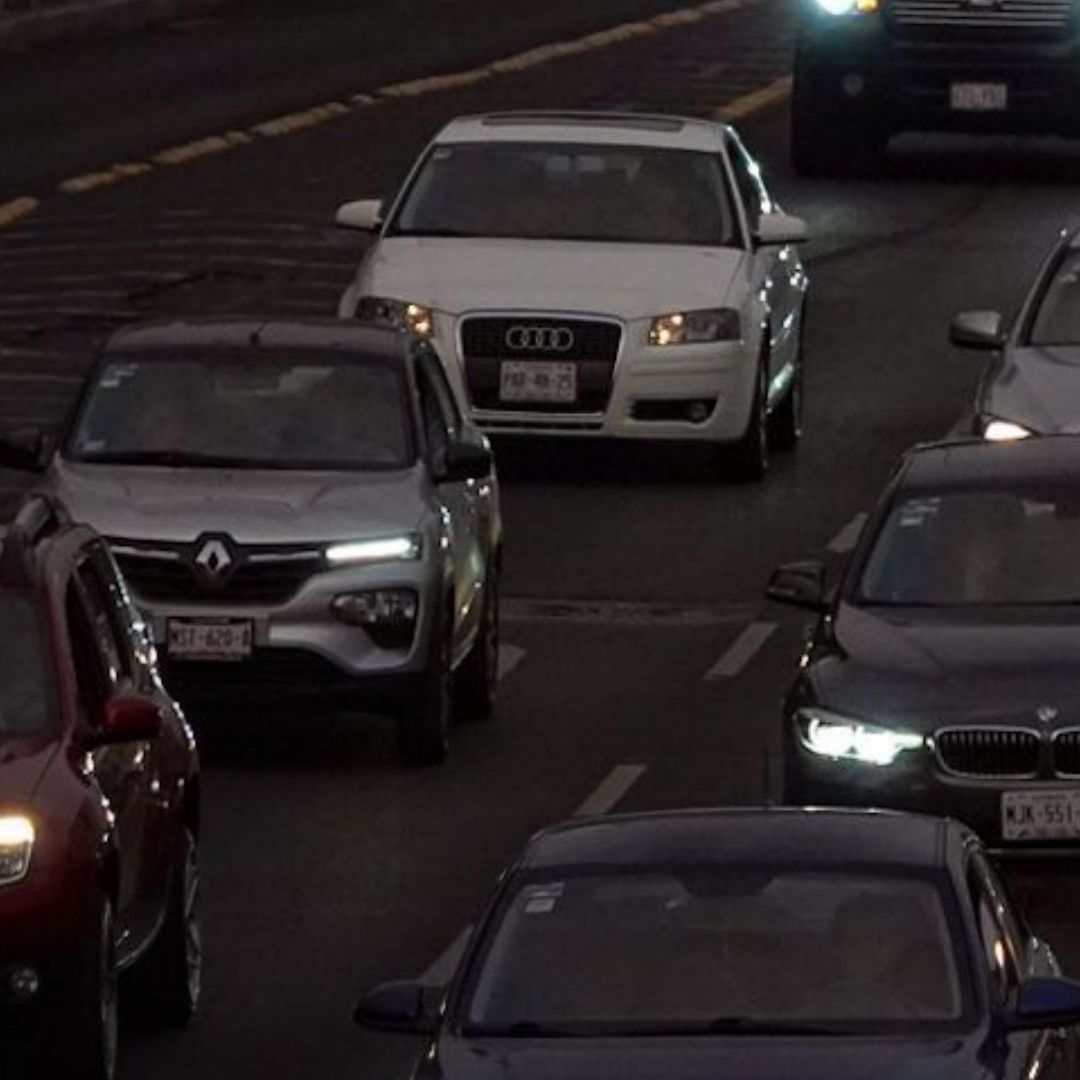 Qué carros sí circulan hoy 3 de mayo 2025 placas de autos exentas en CDMX y Edomex este sábado