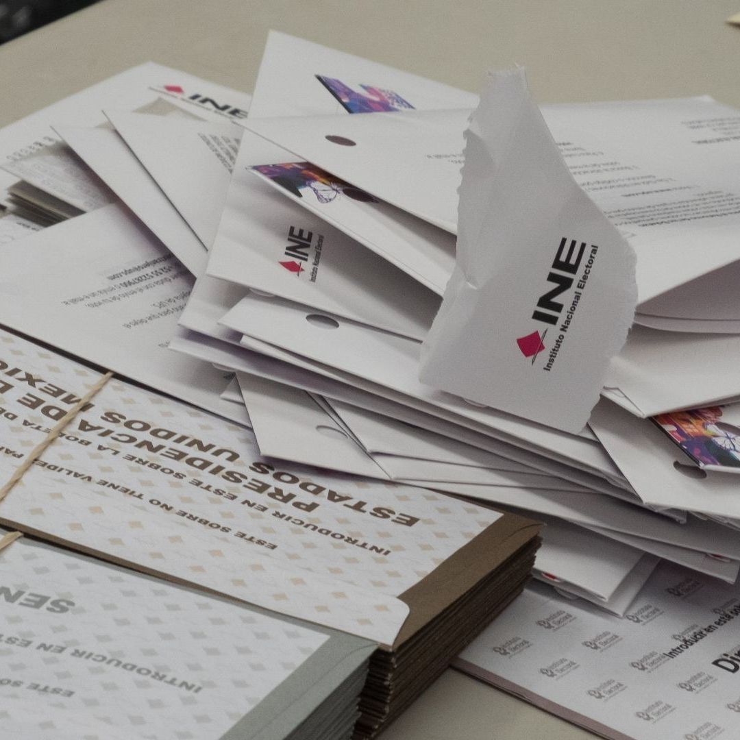 Paquetes de votos enviados por mexicanos en el extranjero