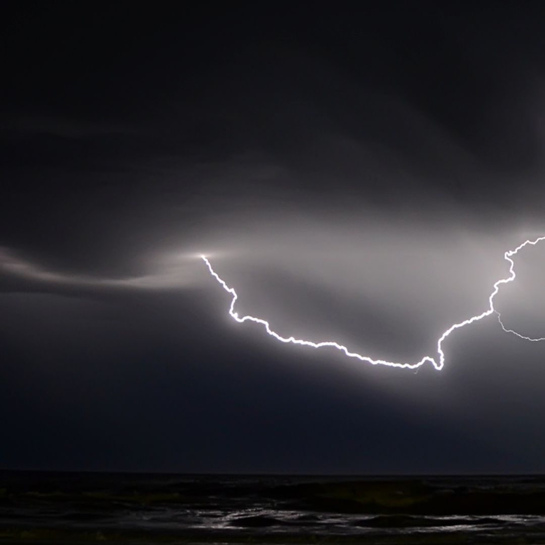 ¿Cómo Evitar que me Caiga un Rayo Durante una Tormenta Eléctrica?