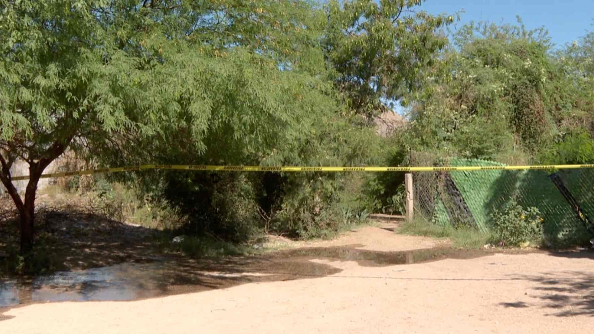 Asesinan a Hombre Dentro de Su Casa; Dejan Cartulina con Mensaje de Grupo del Crimen Organizado