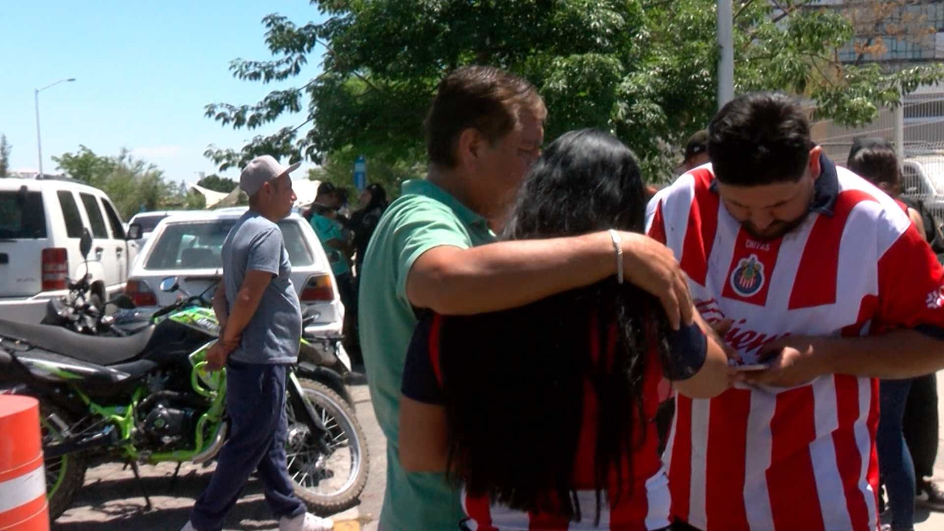 Policías de Zapopan Detuvieron con Violencia a Más de 100 Aficionados de las Chivas