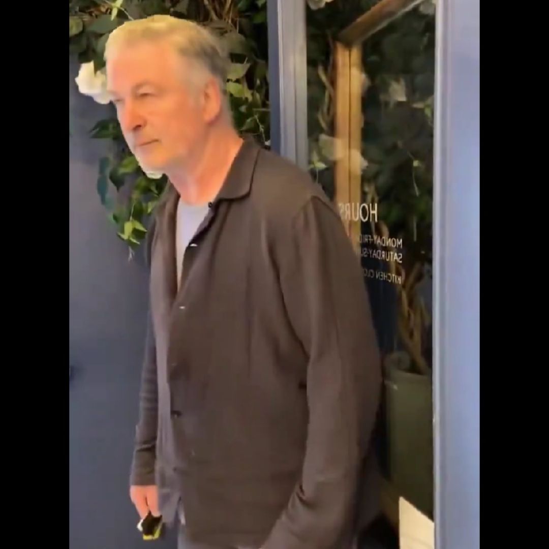 Se desconoce que sucedió después de que Baldwin le tirara el teléfono con el que grababa
