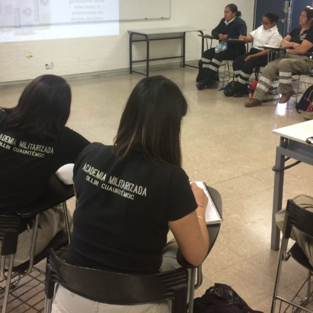 Reanudará Clases en Línea Academia Militarizada tras Muerte de Alumno de 13 años en Campamento