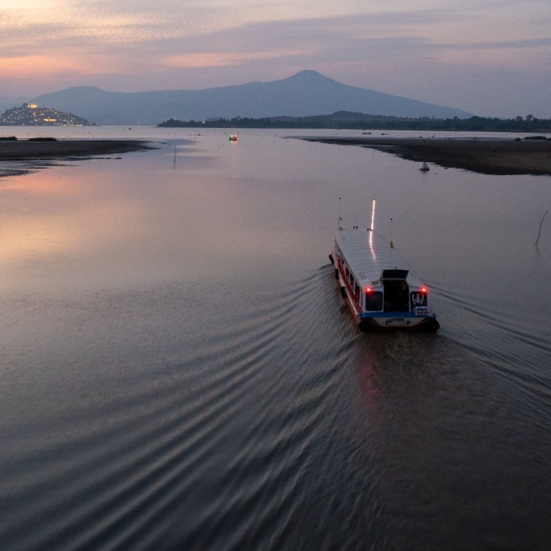 ‘Huachicoleo de Agua’ Exprime al Lago de Pátzcuaro; Toman Medidas Urgentes para Conservarlo