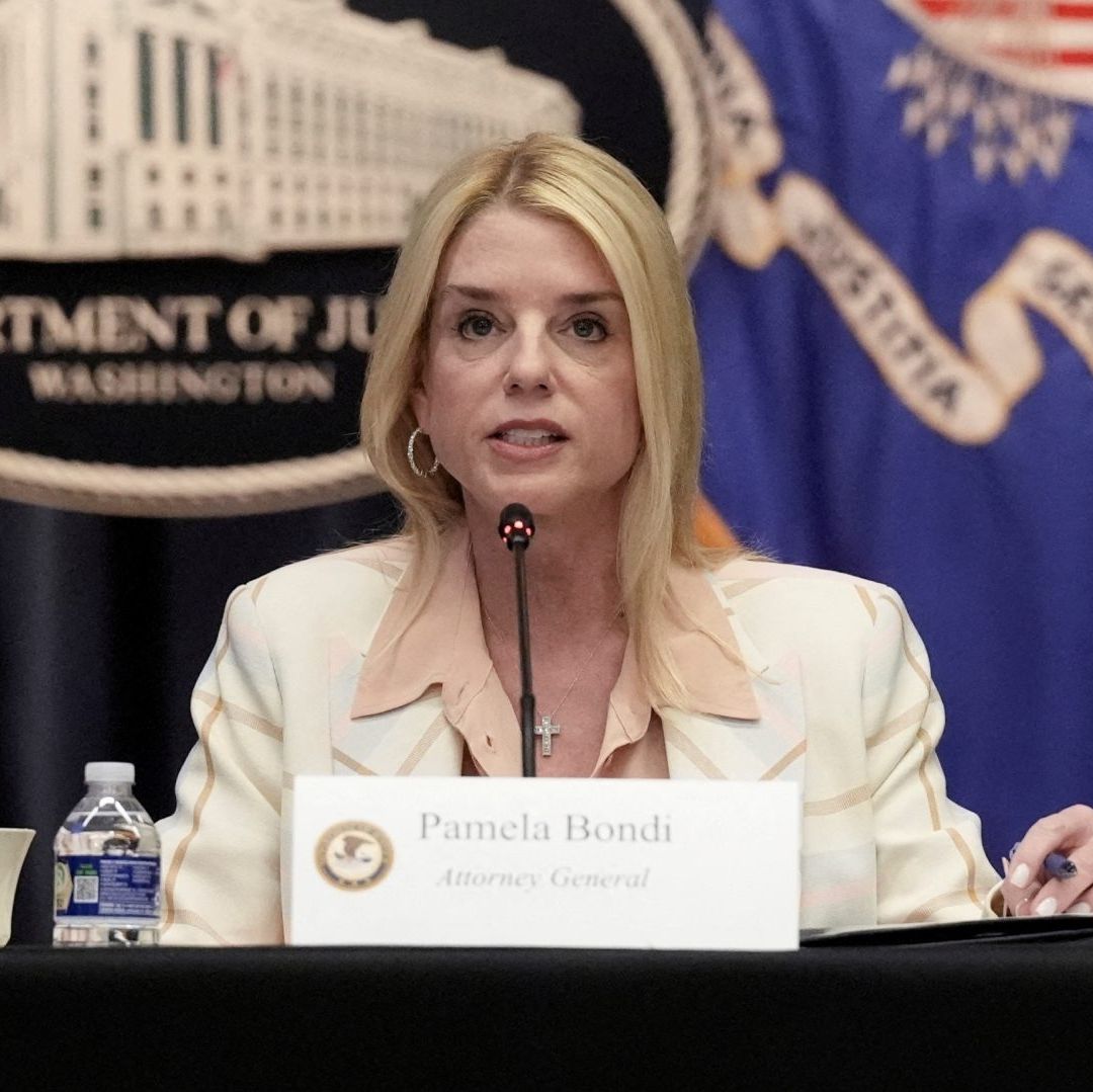 Fiscal General Pam Bondi.