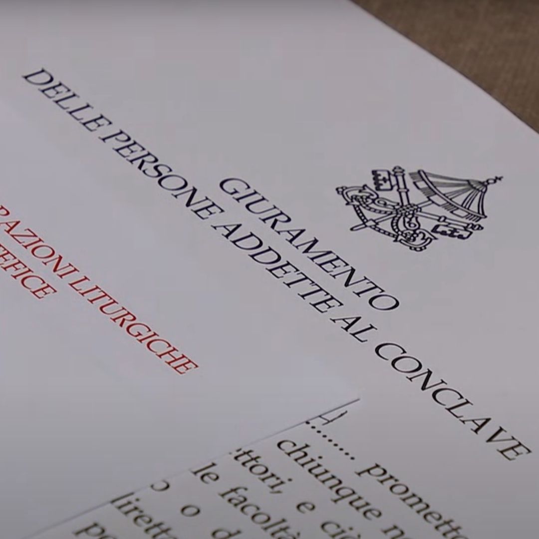 Vaticano Difunde Imágenes del Juramento de Oficiales y Encargados del Cónclave