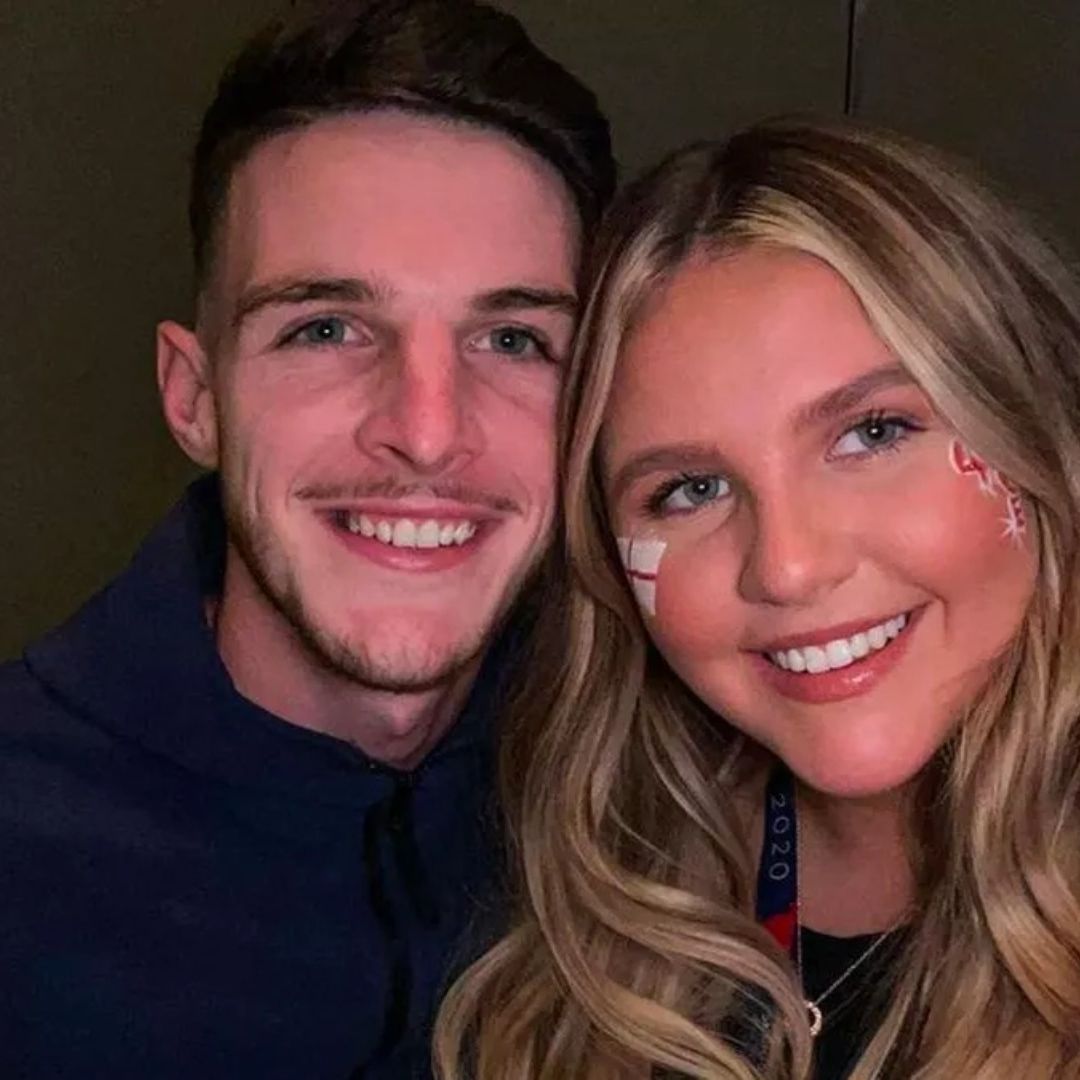 El futbolista inglés del Arsenal, Declan Rice y su pareja Lauren Fryer