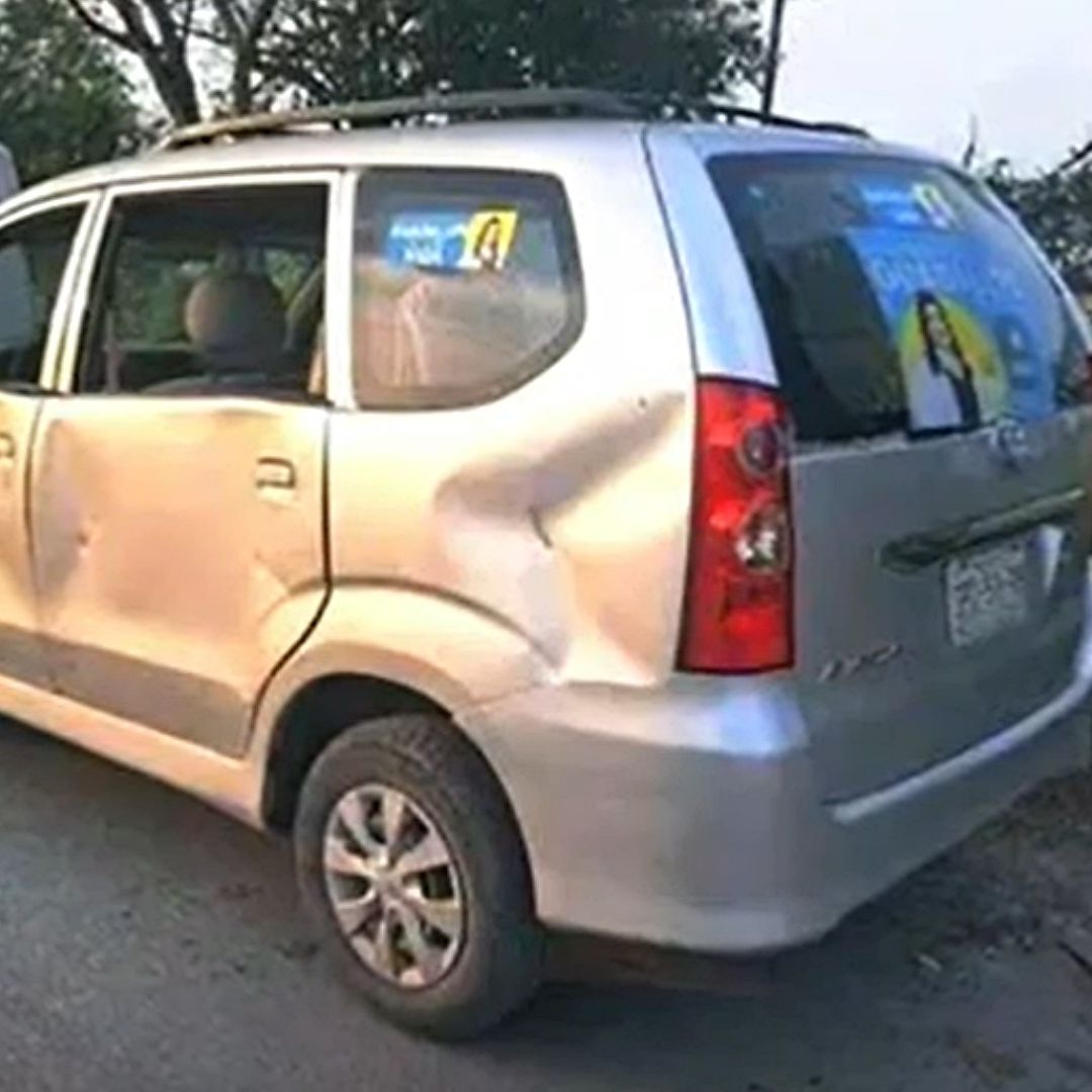 Balean Camioneta de Candidata de Partido Vida en Guadalupe, NL