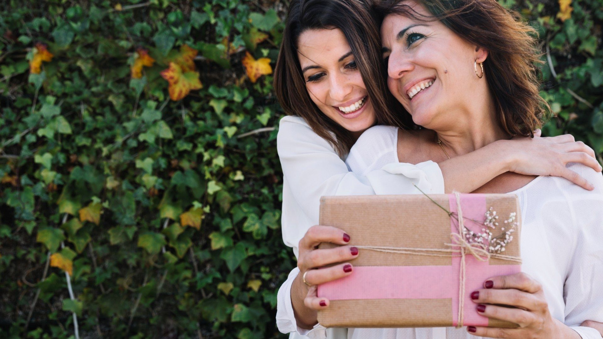 Ideas de regalos para mamá los mejores obsequios fáciles y económicos para regalar el 10 de mayo 2025