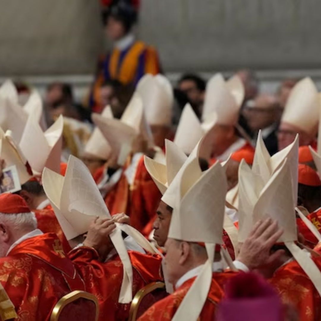 Cardenales Vuelven al Segundo Día del Cónclave para Elegir al Nuevo Papa
