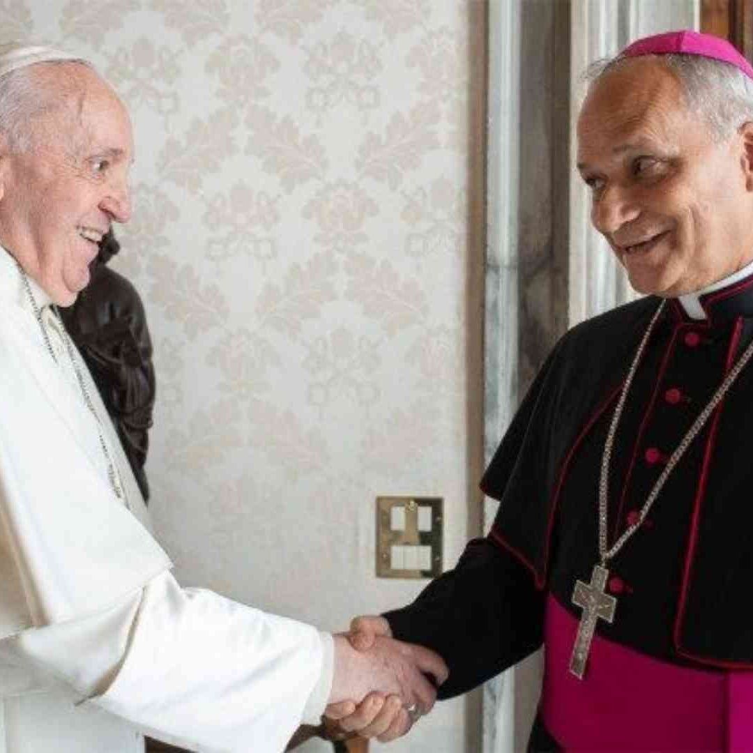 Robert Francis Prevost y el papa Francisco.