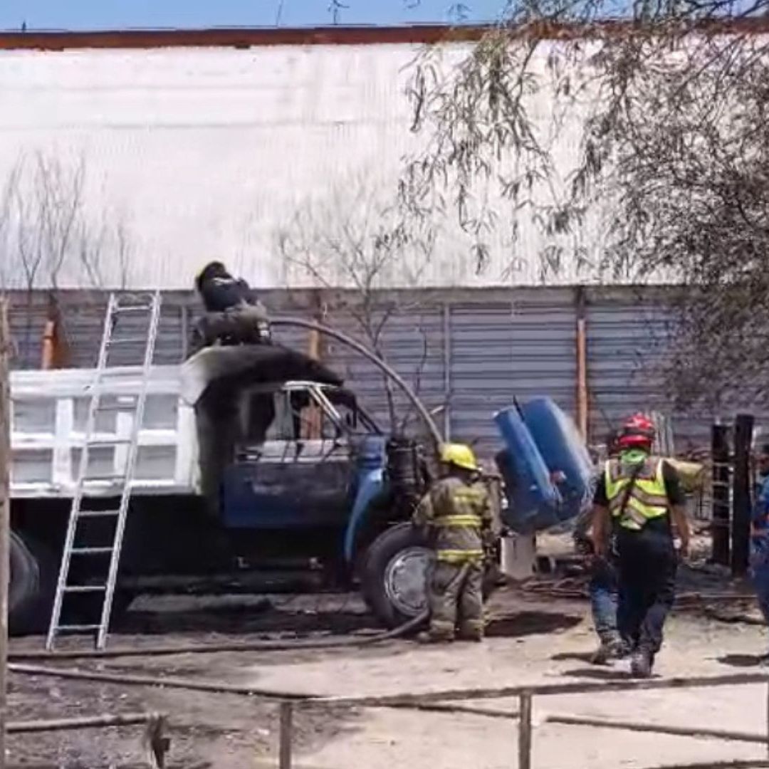 Evacuan a 45 Niños de Preescolar por Explosión de un Vehículo de Carga en Ejido La Victoria