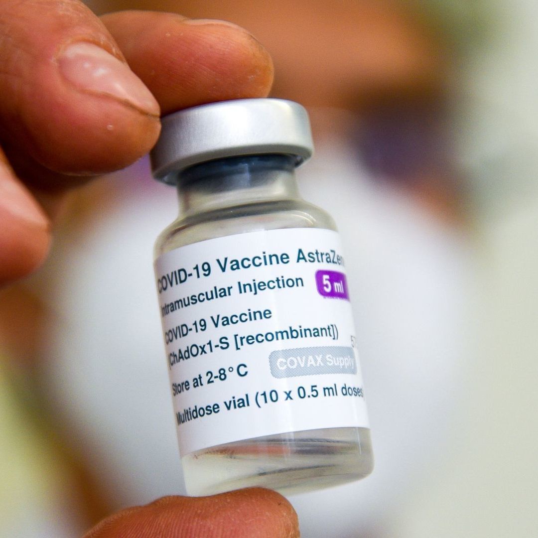 AstraZeneca reconoció que su vacuna contra COVID-19 puede provocar el Síndrome de Trombosis con Trombocitopenia
