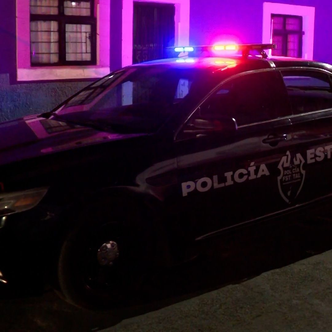 El policía estatal trató de repeler la agresión, pero sus padres murieron.