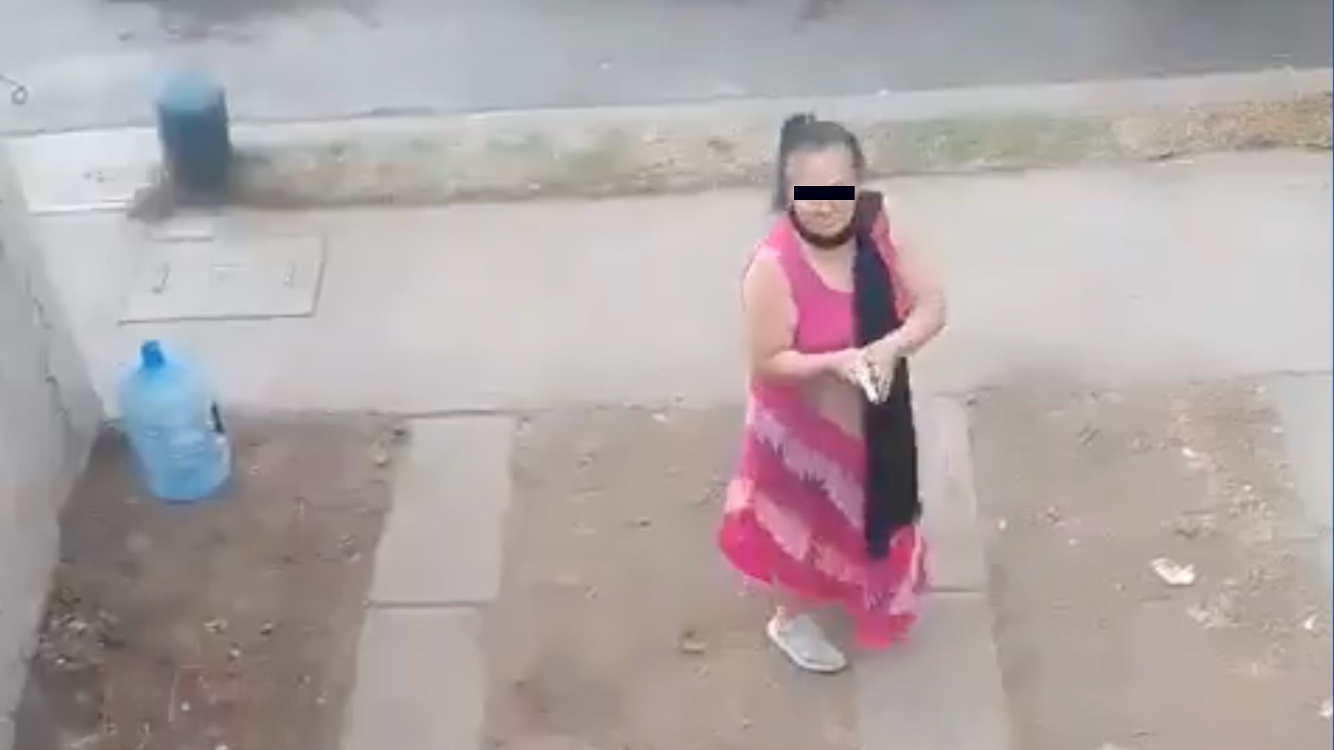 Doña Carlota durante agresión en el domicilio de Chalco