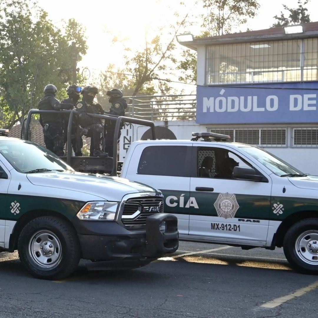 Estudiante Muere Atropellado por Camión porque Sus Compañeros lo Aventaron