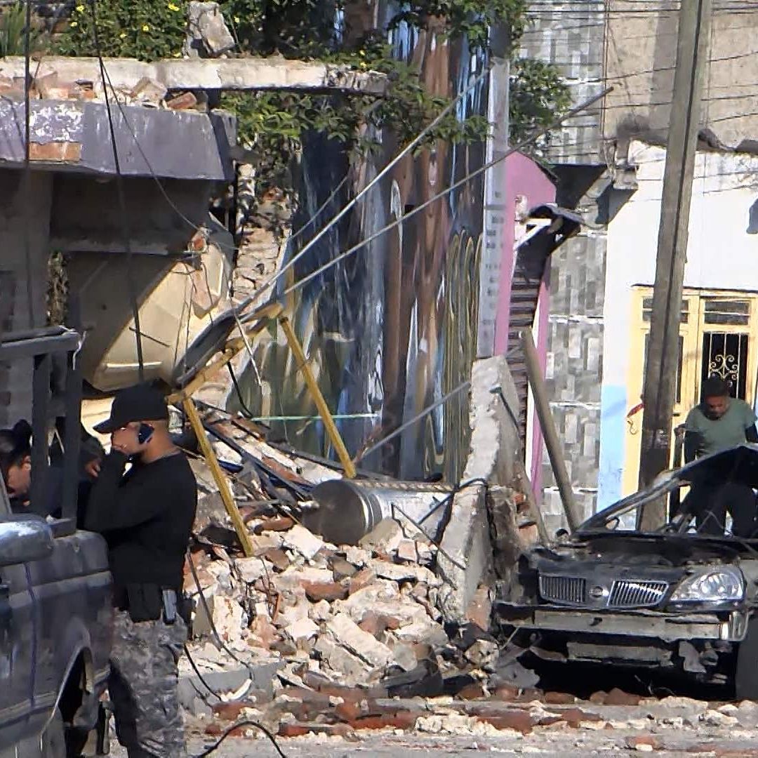 Explota casa que trabajaba con pólvora, en La Barca, Jalisco