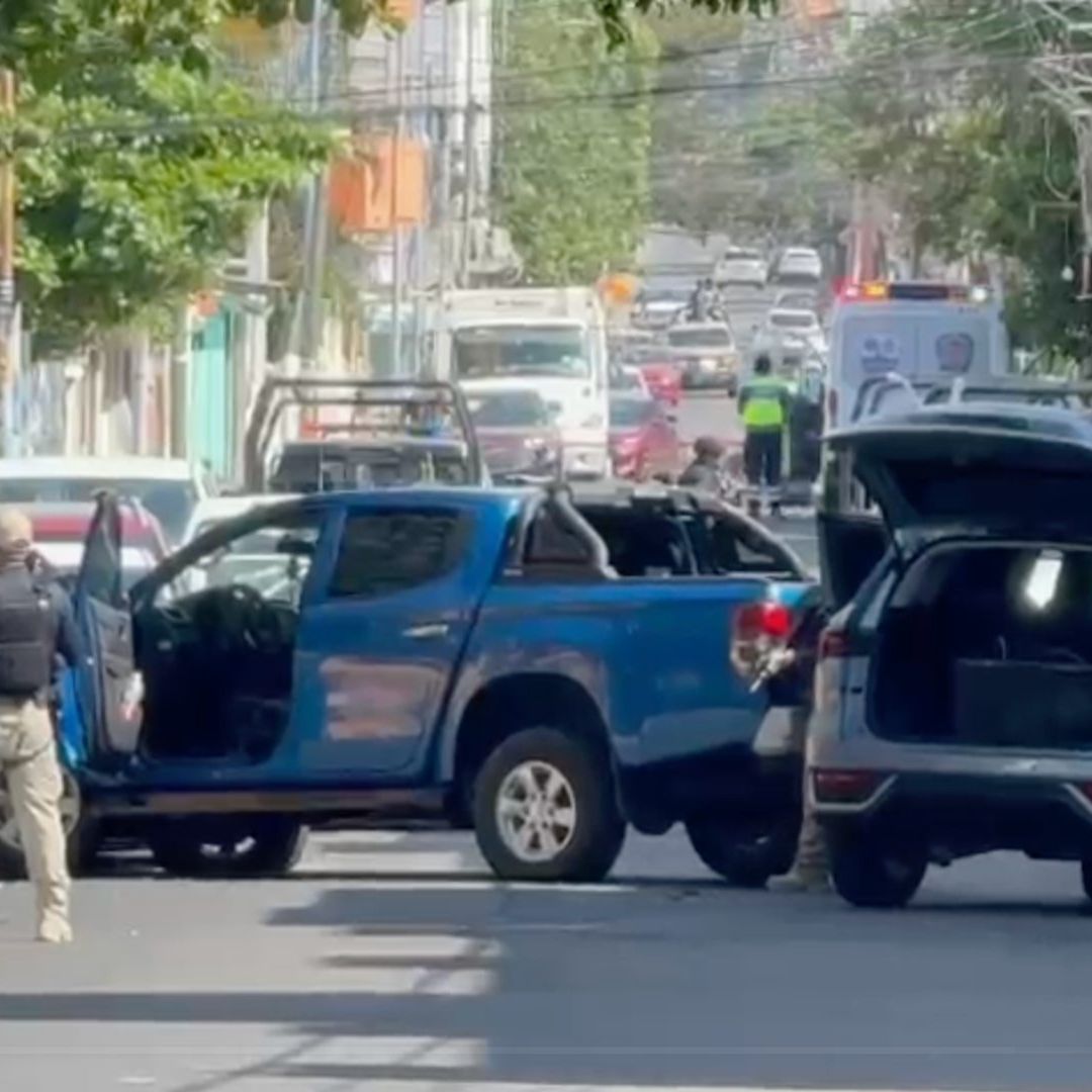 Fuerte movilización policiaca en la zona de la calle Vía Muerta esquina España.