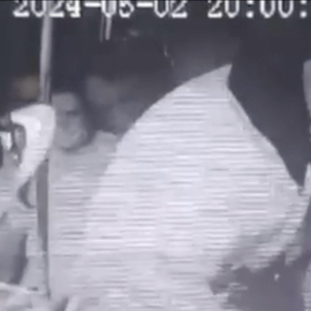Detonan arma de fuego para someter y asaltar a pasajeros en Puebla.